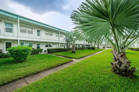 5267 81st Street N St Petersburg FL 33709