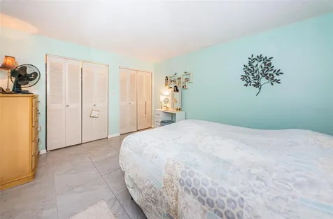 5267 81st Street N St Petersburg FL 33709