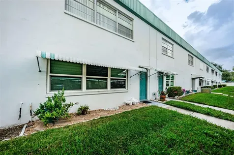 5267 81st Street N St Petersburg FL 33709