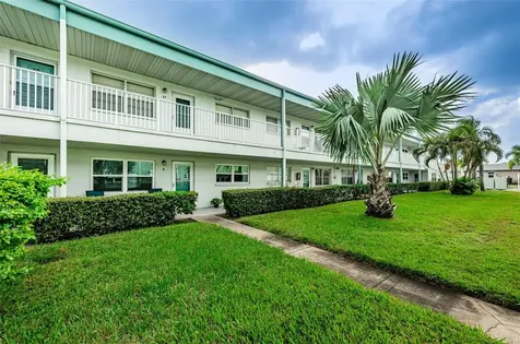 5267 81st Street N St Petersburg FL 33709