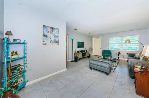 5267 81st Street N St Petersburg FL 33709