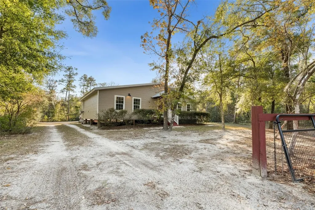 174 NE 972nd Street Branford FL 32008