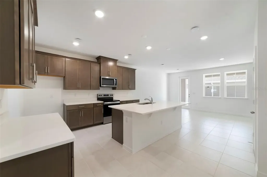 682 Lola Lane Oviedo FL 32765