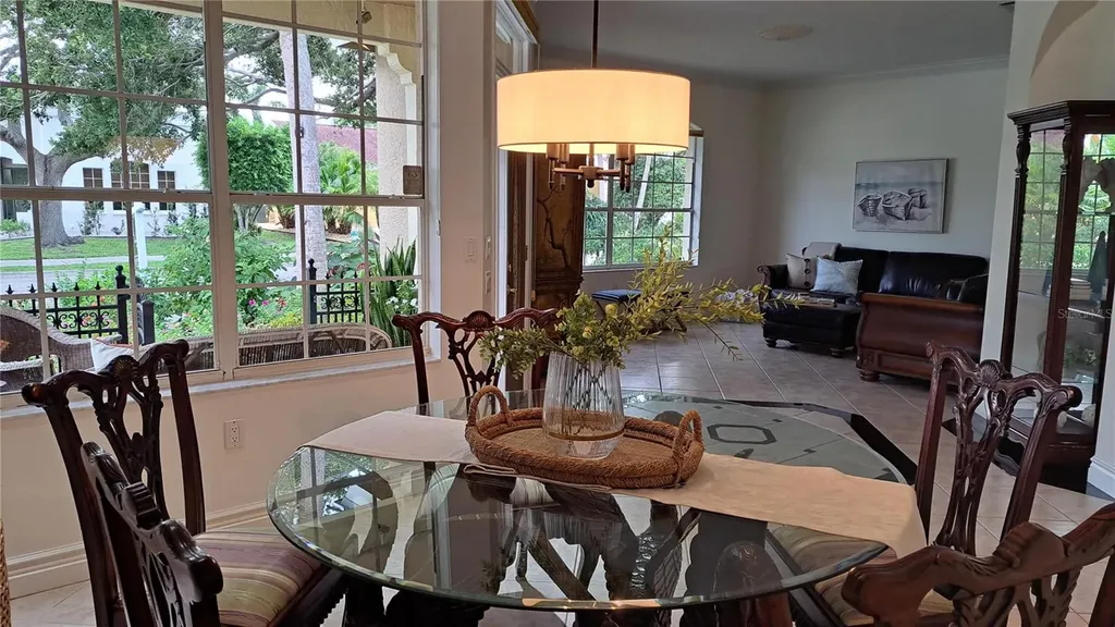 2377 Burton Lane Sarasota FL 34239