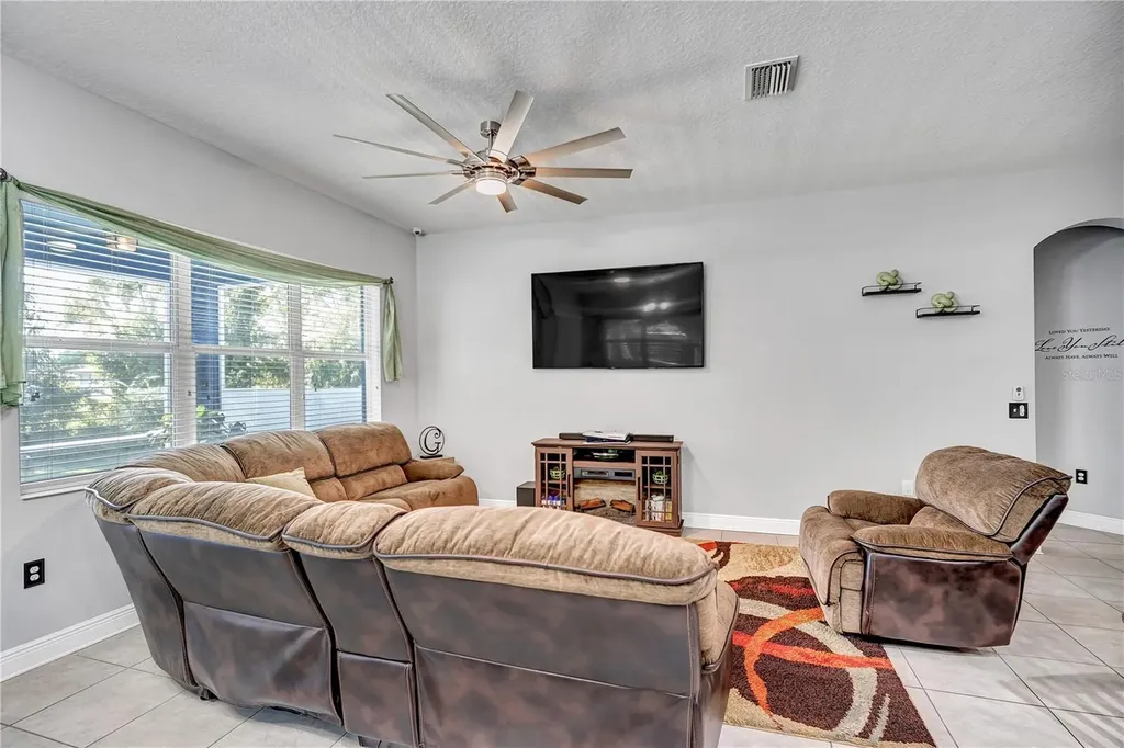 2806 W Saint Isabel Street Tampa FL 33607