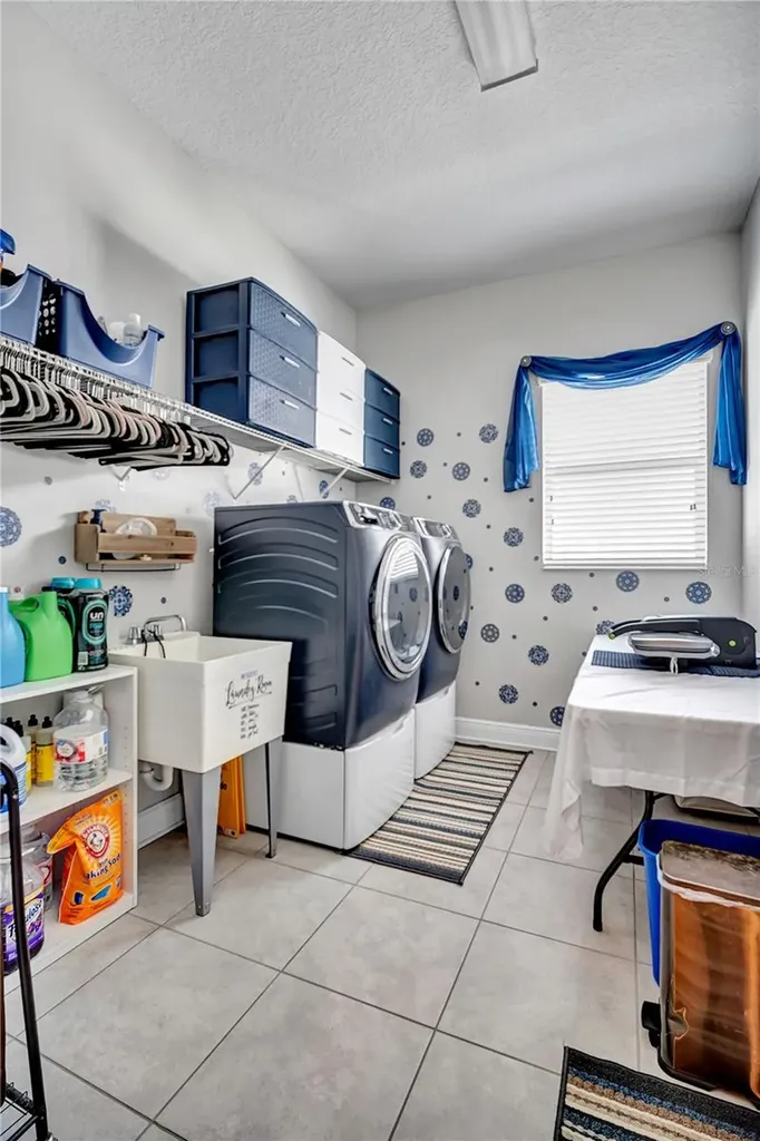 2806 W Saint Isabel Street Tampa FL 33607