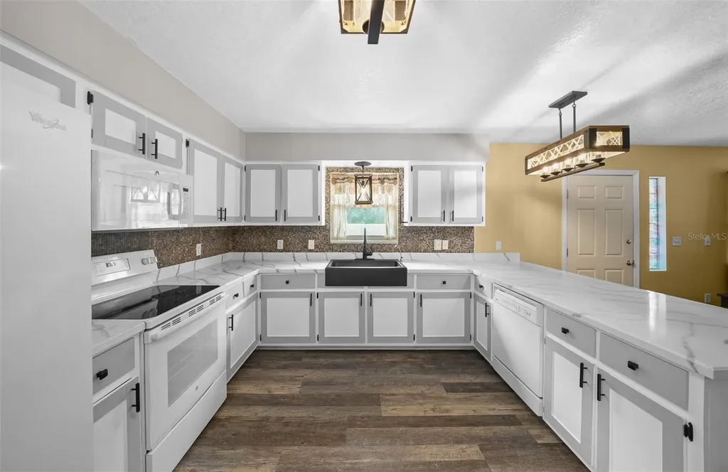 12575 W Foss Groves Path Inglis FL 34449
