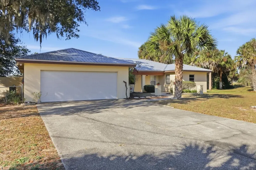 870 N Country Club Drive Crystal River FL 34429