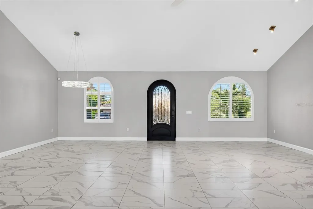 562 Ranger Lane Longboat Key FL 34228