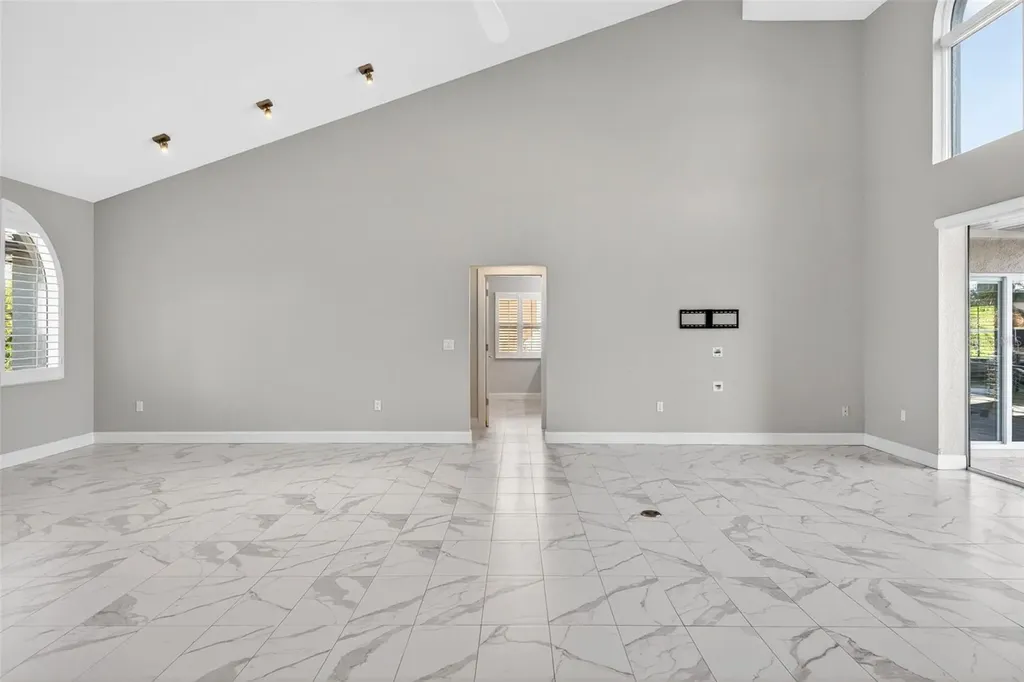 562 Ranger Lane Longboat Key FL 34228