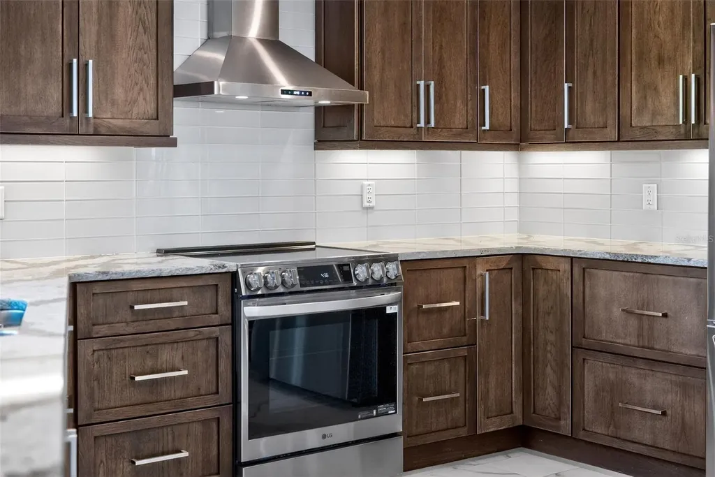 562 Ranger Lane Longboat Key FL 34228