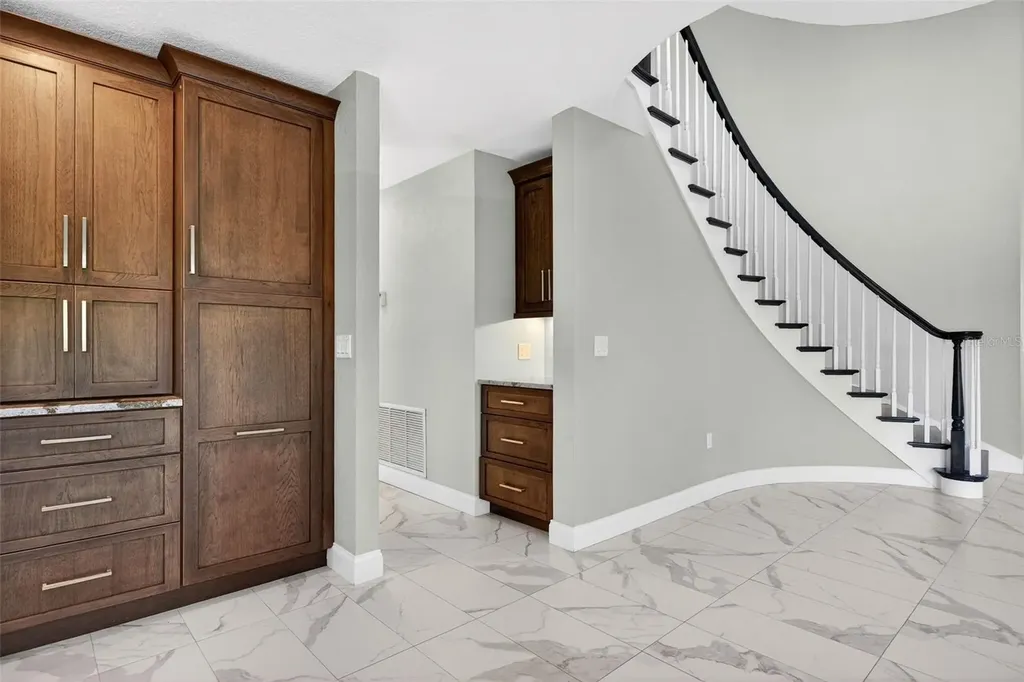 562 Ranger Lane Longboat Key FL 34228