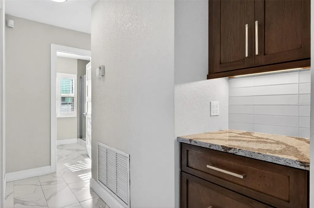 562 Ranger Lane Longboat Key FL 34228