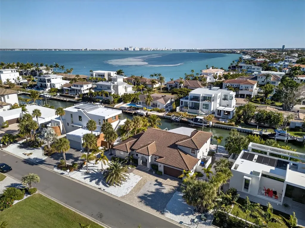 562 Ranger Lane Longboat Key FL 34228