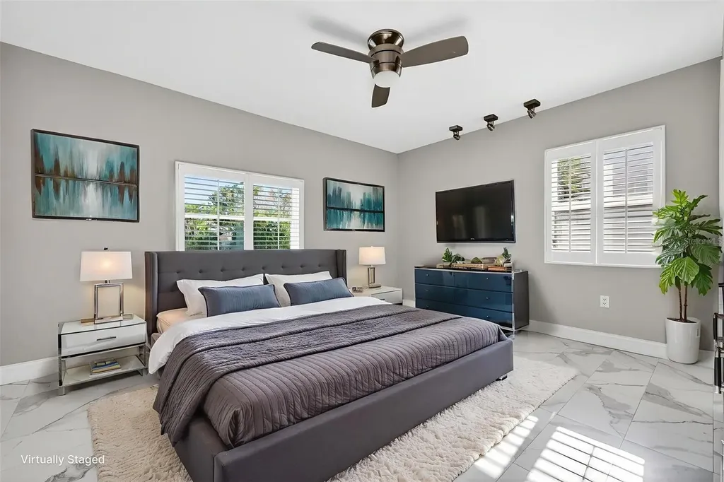 562 Ranger Lane Longboat Key FL 34228