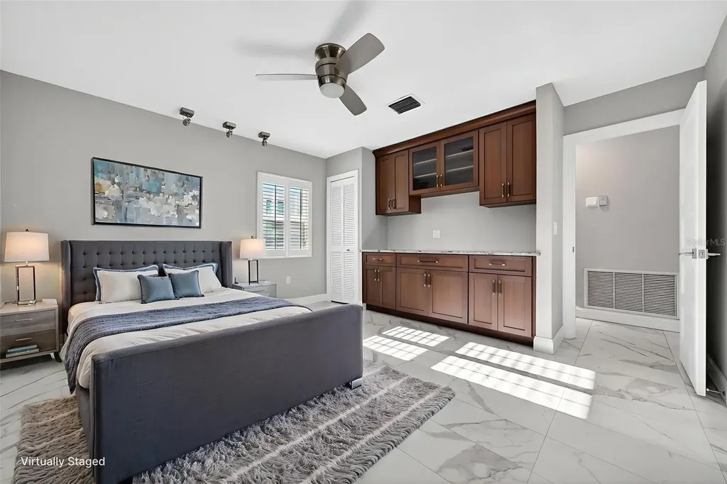 562 Ranger Lane Longboat Key FL 34228