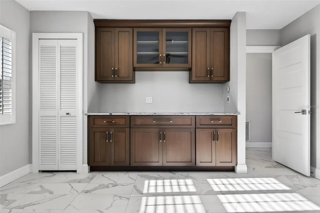 562 Ranger Lane Longboat Key FL 34228