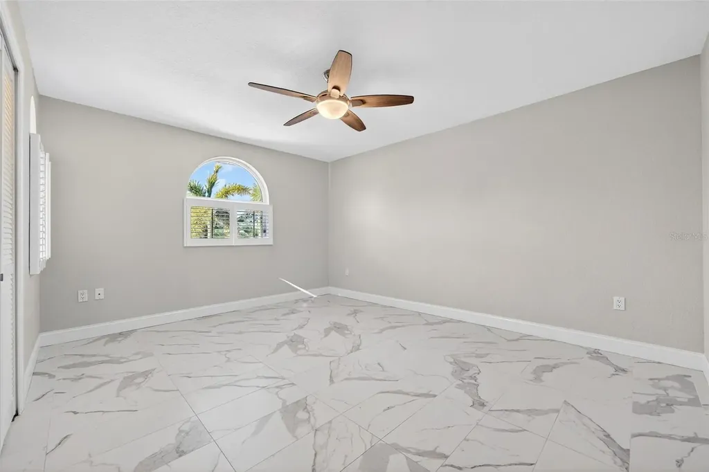 562 Ranger Lane Longboat Key FL 34228