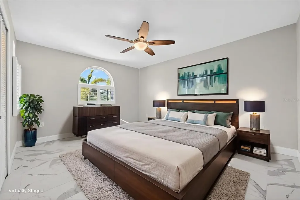 562 Ranger Lane Longboat Key FL 34228