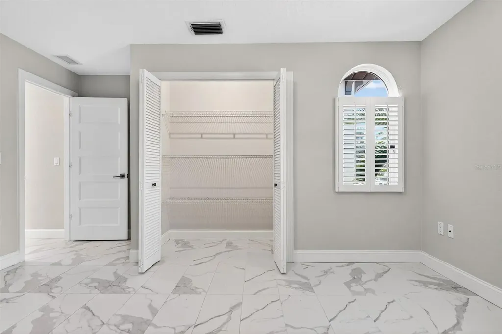 562 Ranger Lane Longboat Key FL 34228