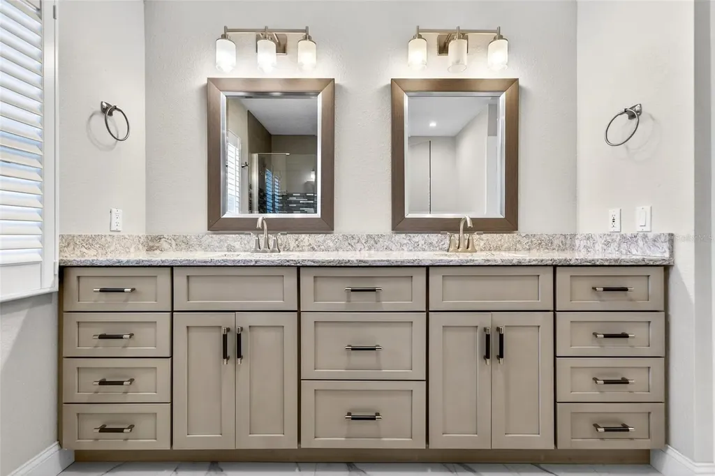 562 Ranger Lane Longboat Key FL 34228