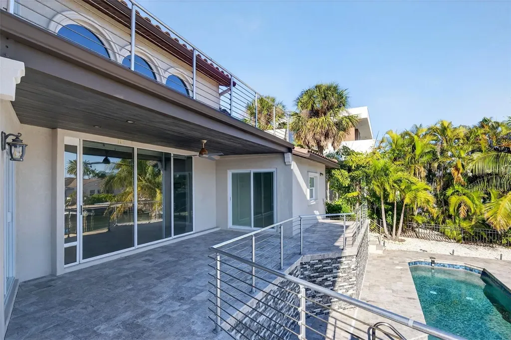 562 Ranger Lane Longboat Key FL 34228
