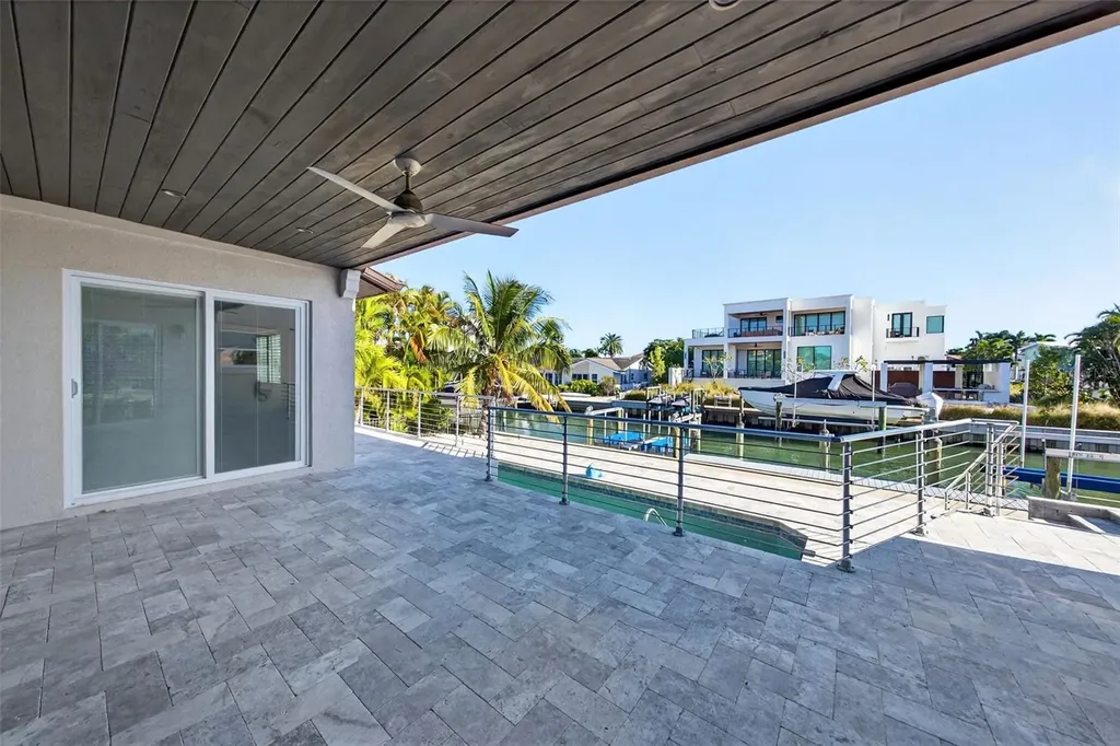 562 Ranger Lane Longboat Key FL 34228