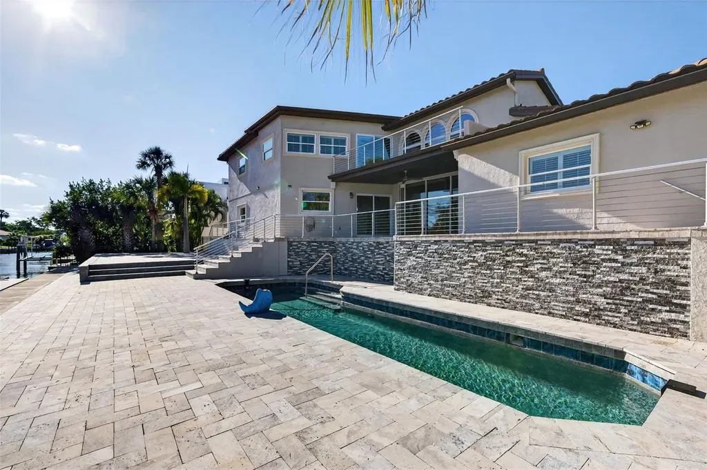 562 Ranger Lane Longboat Key FL 34228