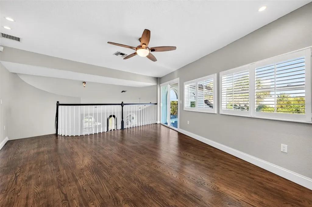 562 Ranger Lane Longboat Key FL 34228