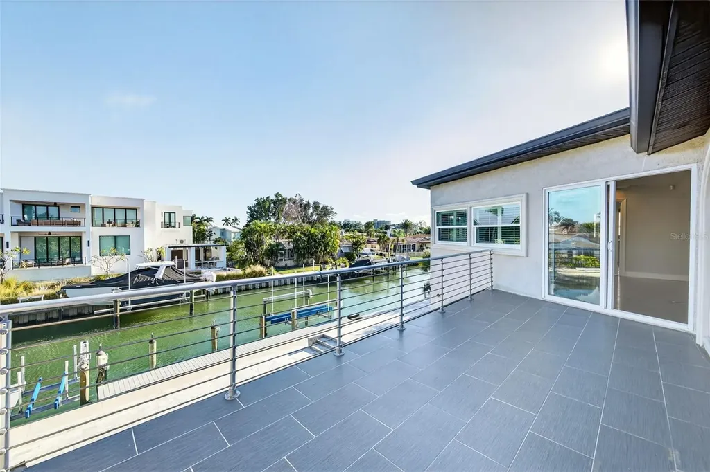 562 Ranger Lane Longboat Key FL 34228