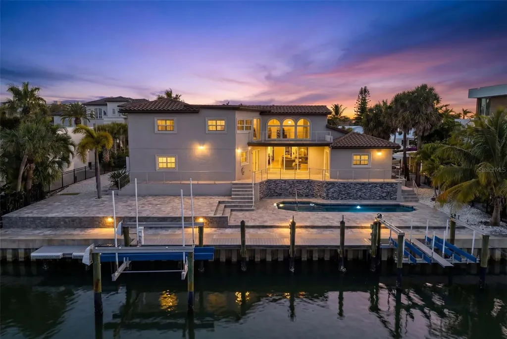 562 Ranger Lane Longboat Key FL 34228