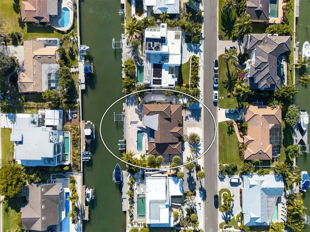 562 Ranger Lane Longboat Key FL 34228