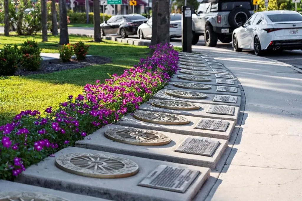 562 Ranger Lane Longboat Key FL 34228