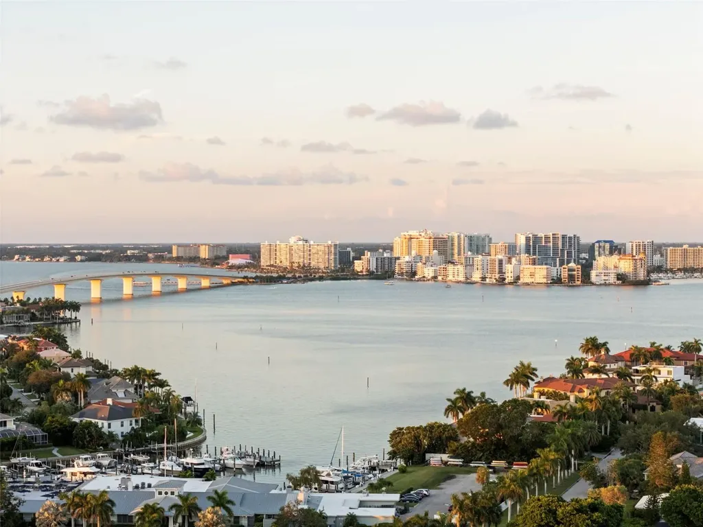 562 Ranger Lane Longboat Key FL 34228