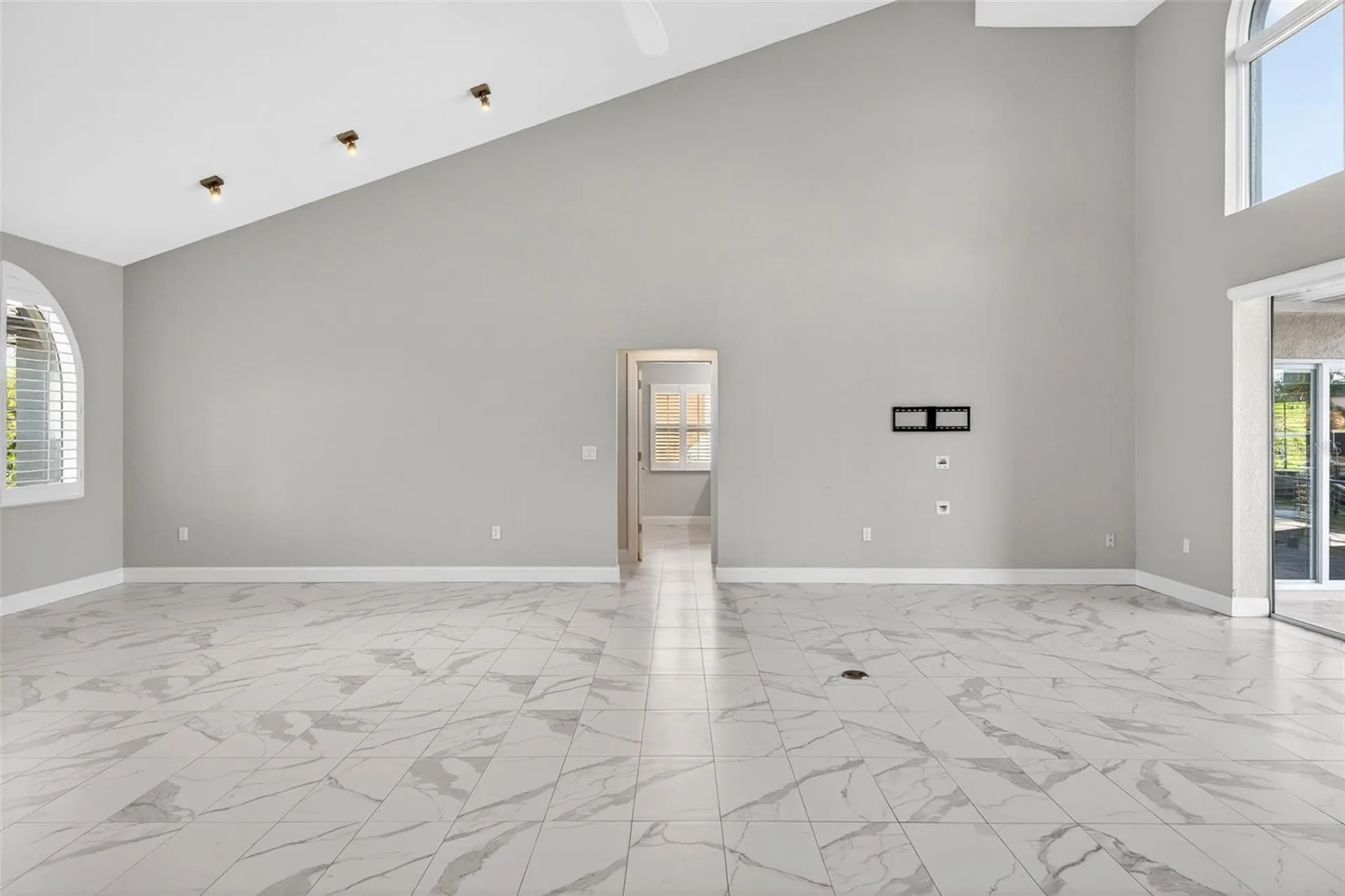 562 Ranger Lane Longboat Key FL 34228