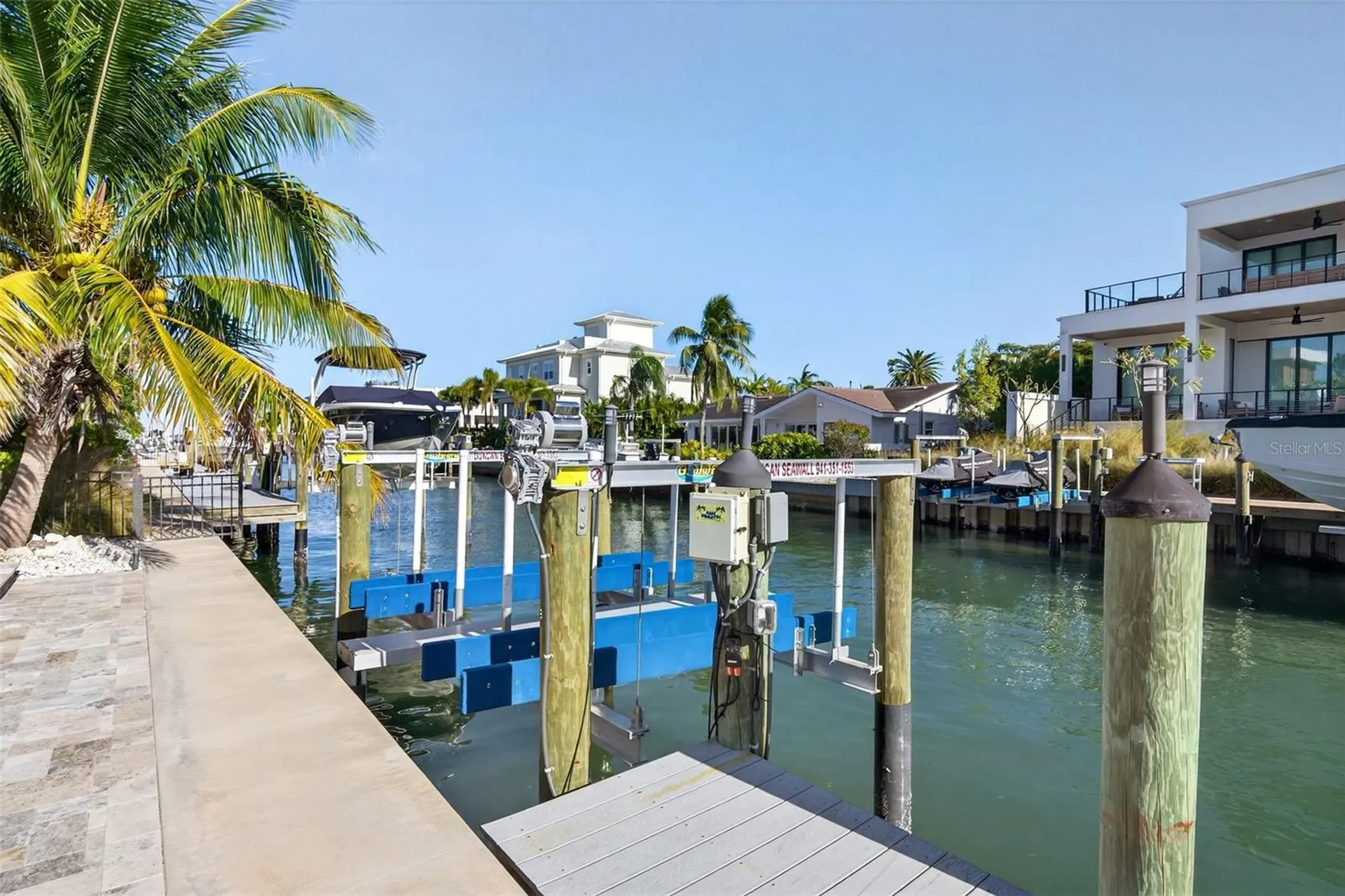 562 Ranger Lane Longboat Key FL 34228