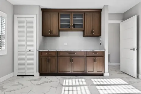 562 Ranger Lane Longboat Key FL 34228