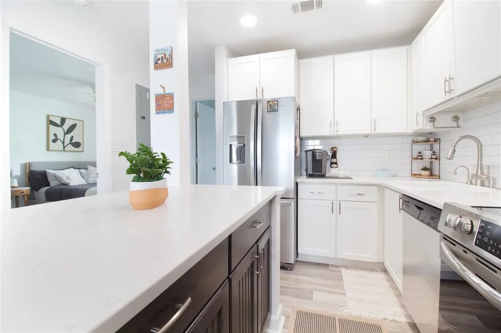 5129 SE Salmon Drive SE St Petersburg FL 33705