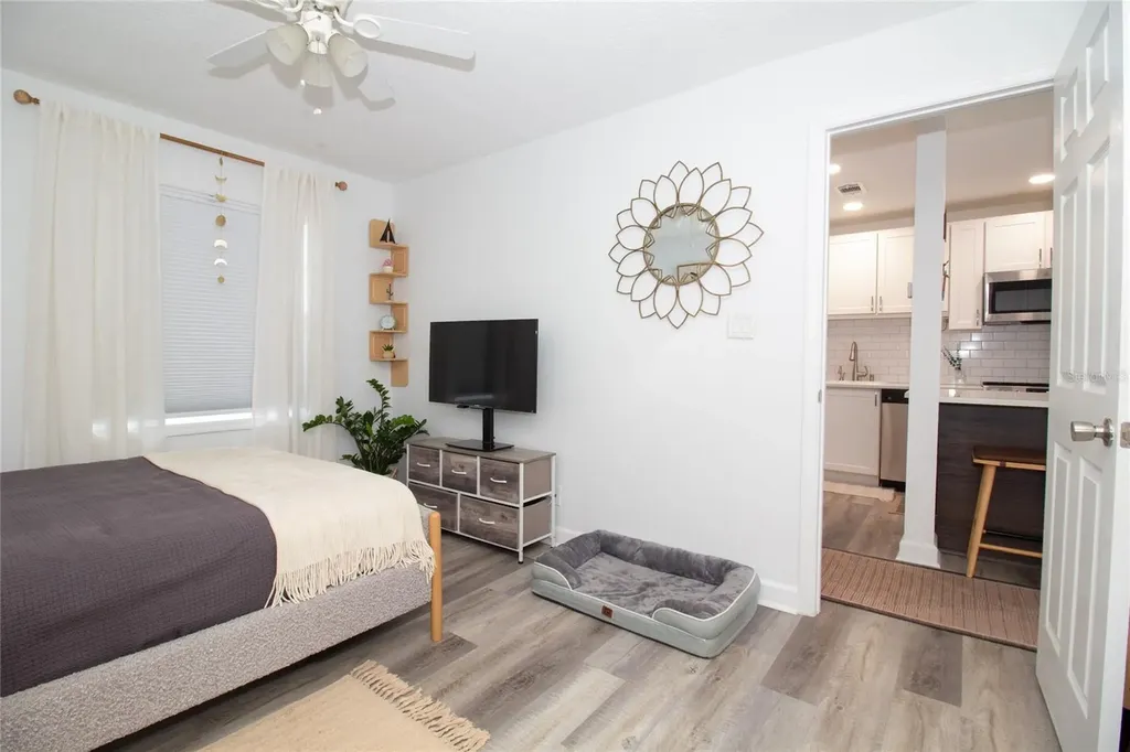 5129 SE Salmon Drive SE St Petersburg FL 33705