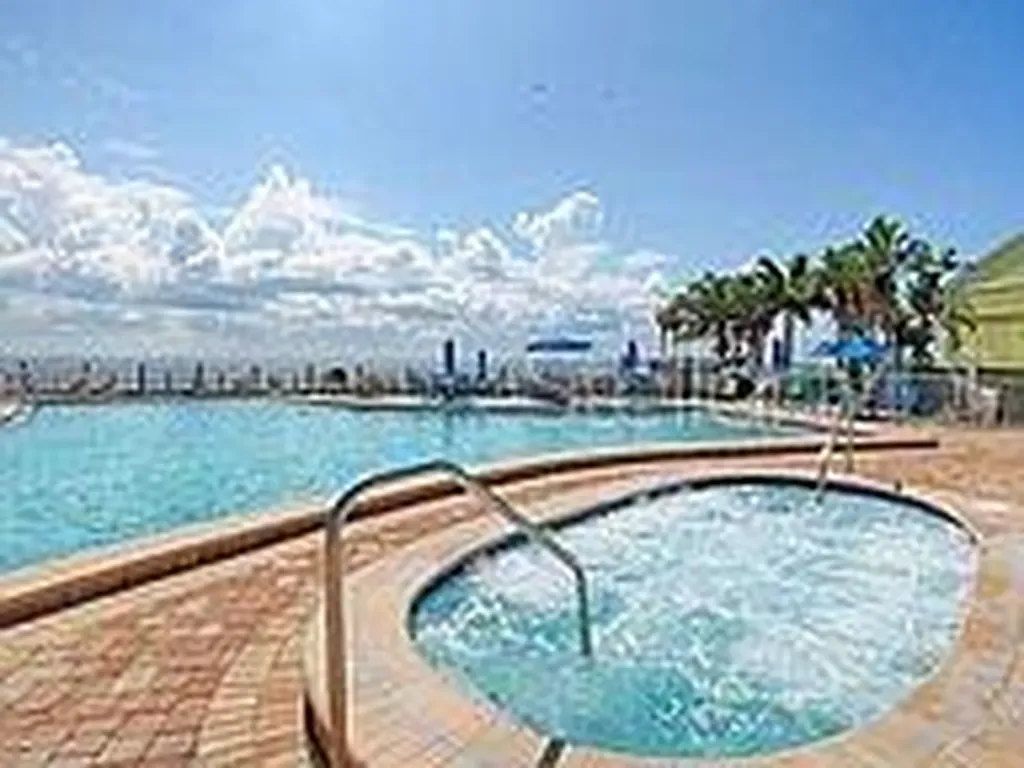 5129 SE Salmon Drive SE St Petersburg FL 33705