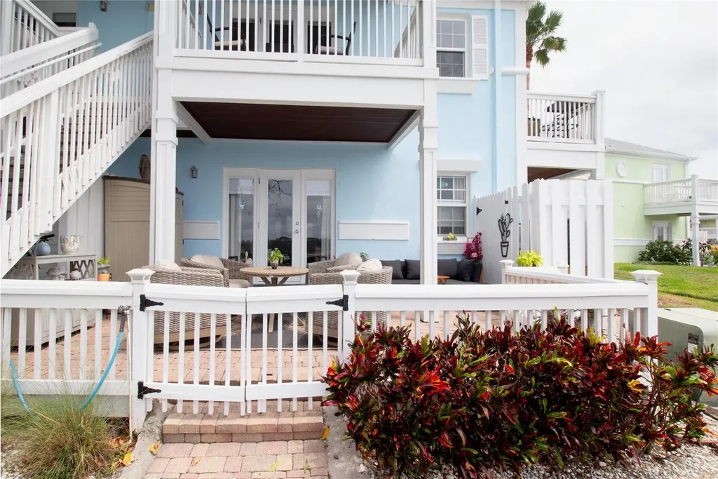 5129 SE Salmon Drive SE St Petersburg FL 33705