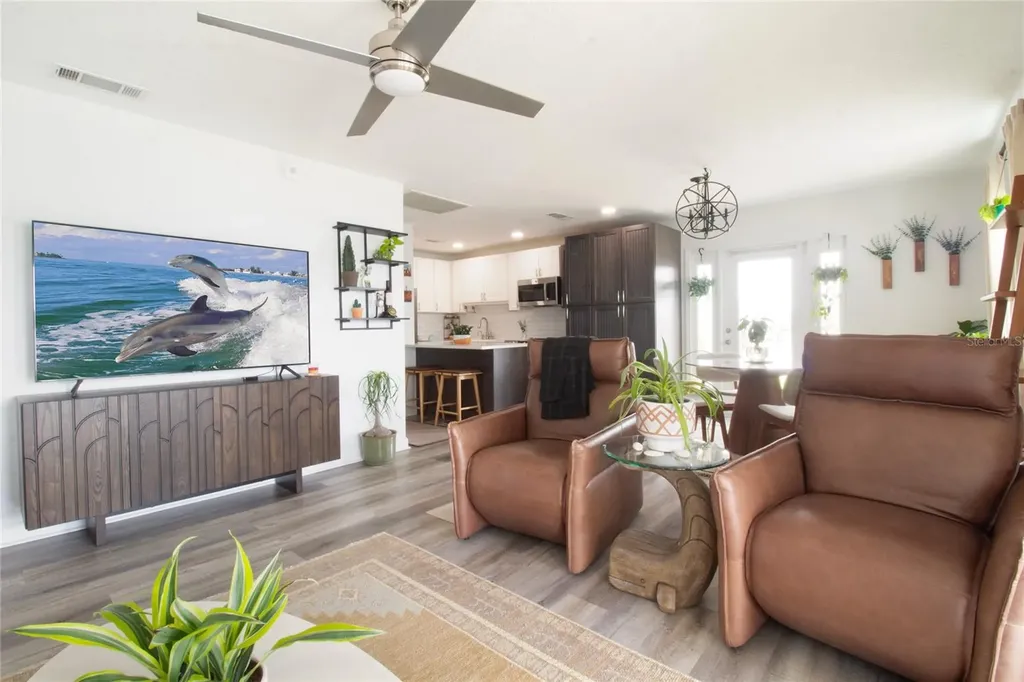 5129 SE Salmon Drive SE St Petersburg FL 33705