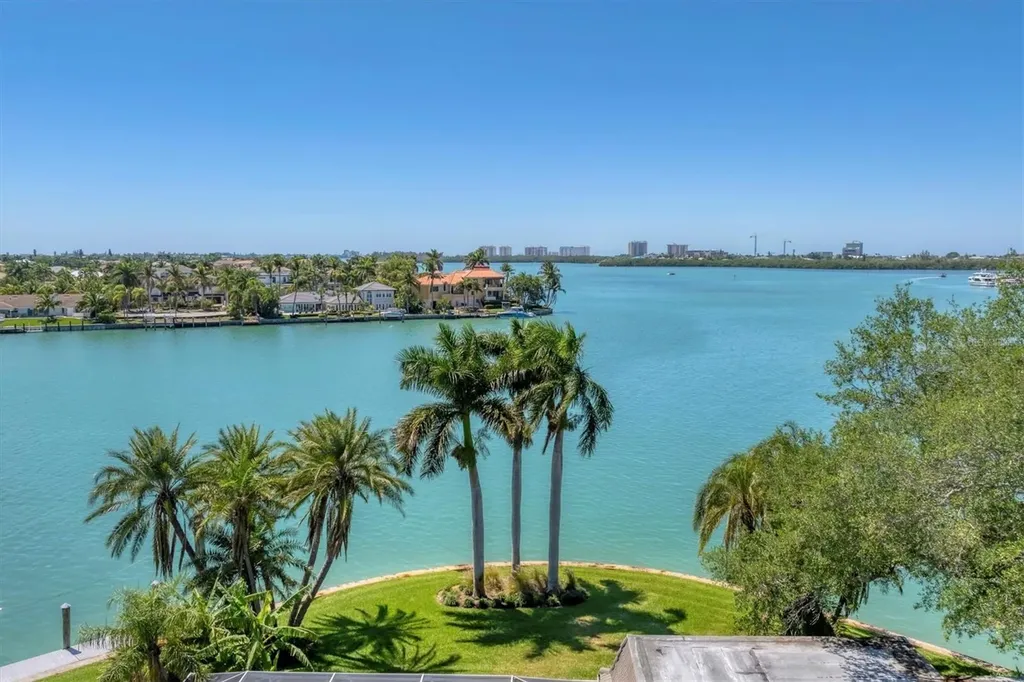 102 Seagull Lane Sarasota FL 34236