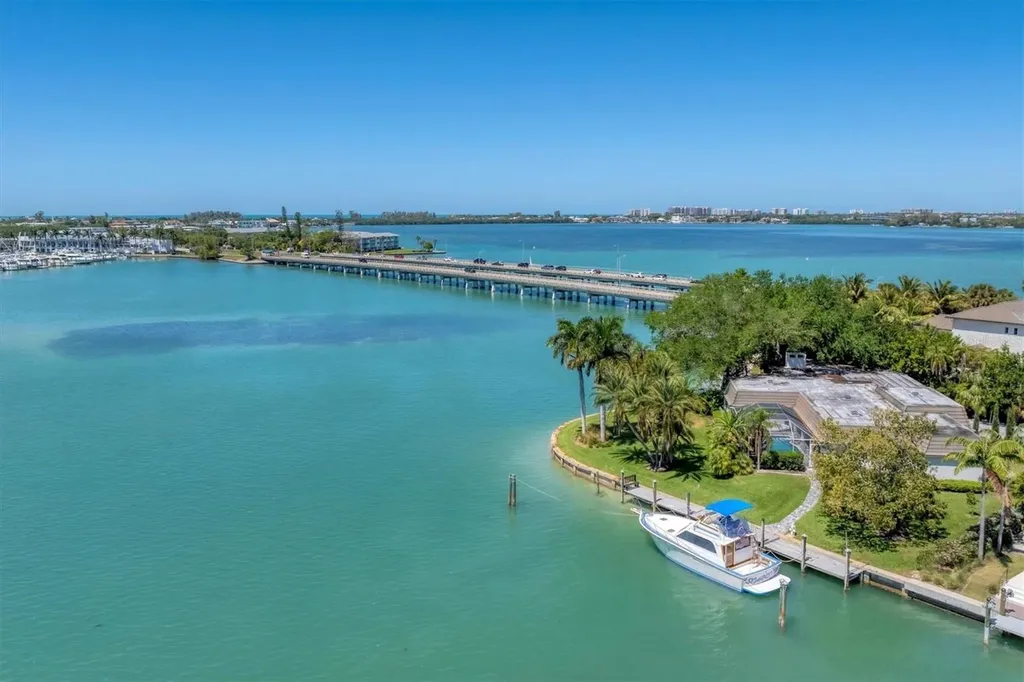 102 Seagull Lane Sarasota FL 34236