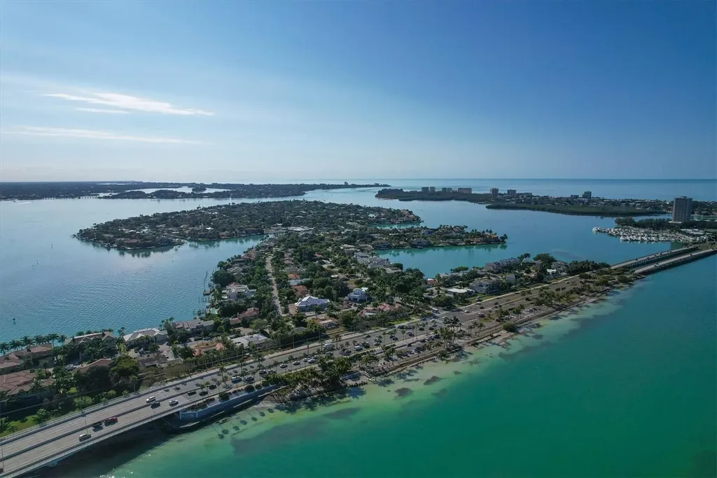 102 Seagull Lane Sarasota FL 34236