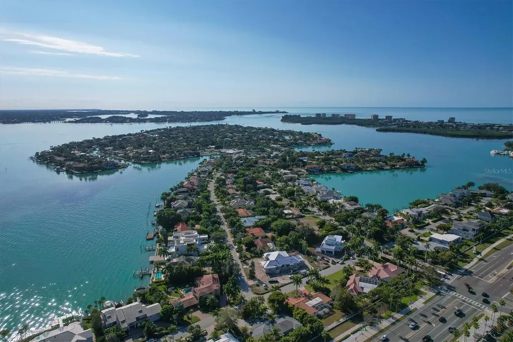 102 Seagull Lane Sarasota FL 34236