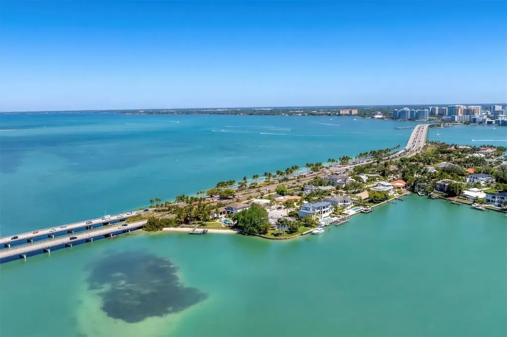 102 Seagull Lane Sarasota FL 34236