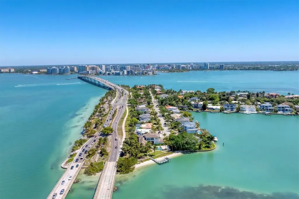 102 Seagull Lane Sarasota FL 34236