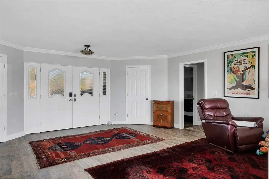 102 Seagull Lane Sarasota FL 34236