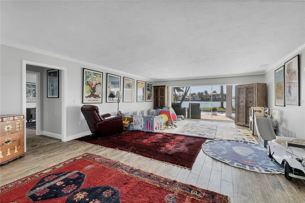 102 Seagull Lane Sarasota FL 34236